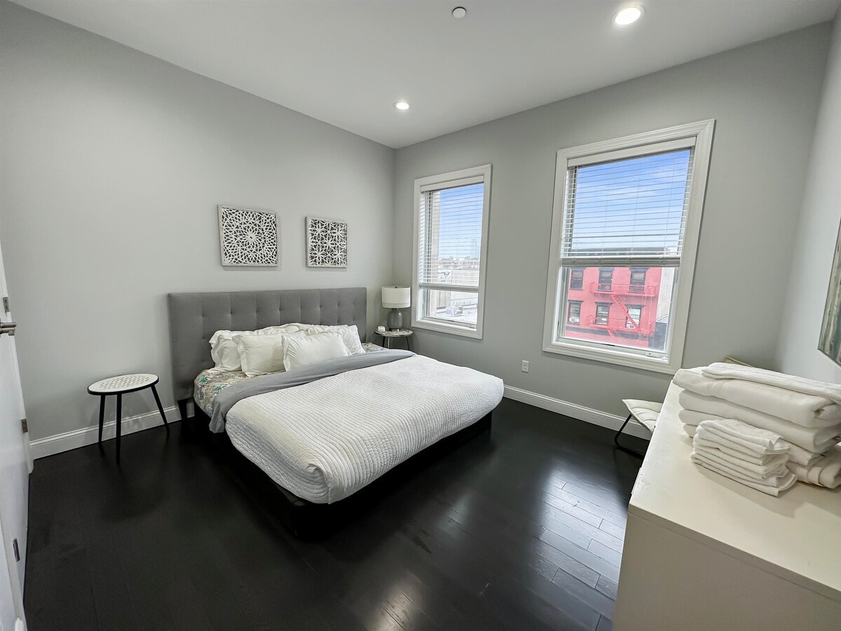 Photo - 318 Court St Unit 3