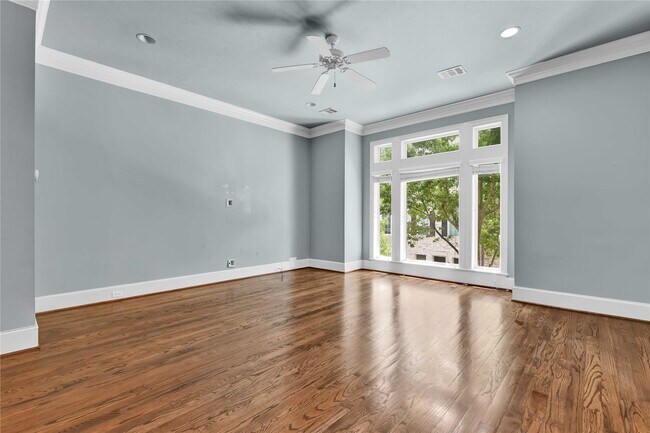4631 Regent Manor Dr