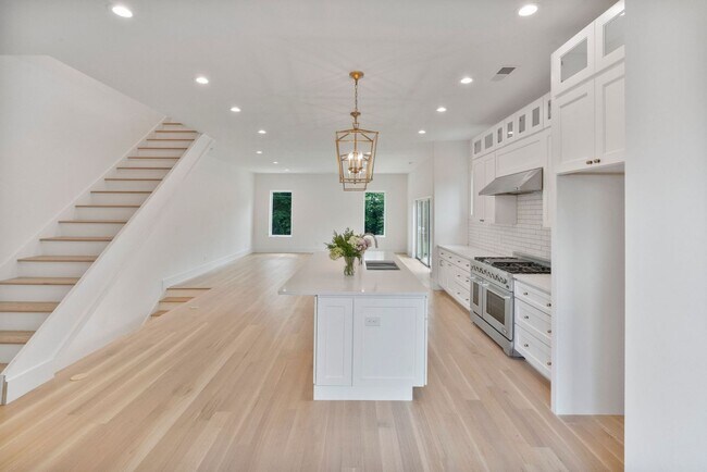 Photo - 129 French St Unit Side B