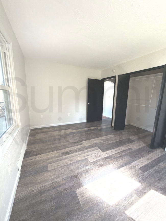 Three Bedroom One Bathroom Home in Mansfield!!