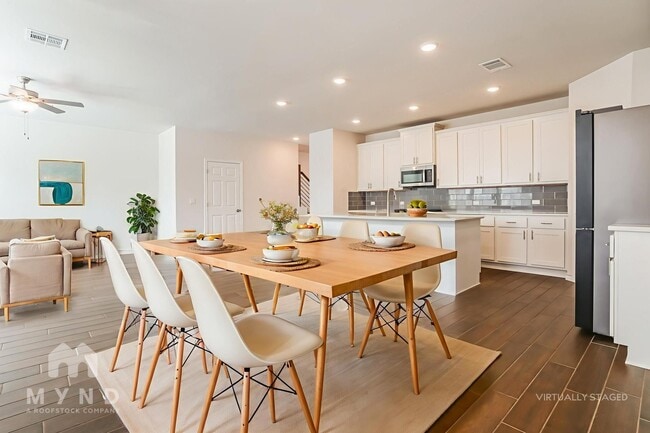 Photo - 2909 Salvidar Bend