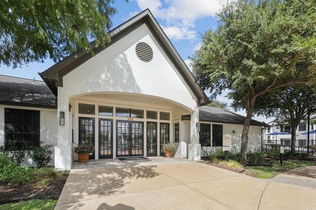 SoCo Apartments