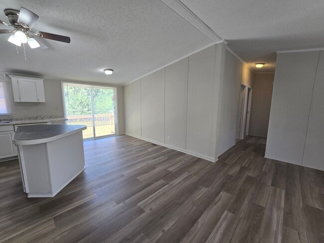 Photo - New Listing!!
