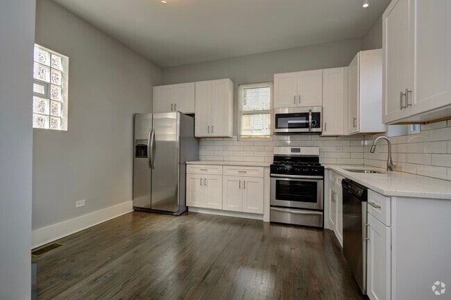 Building Photo - 1902 W 21st Pl Unit CH Rental