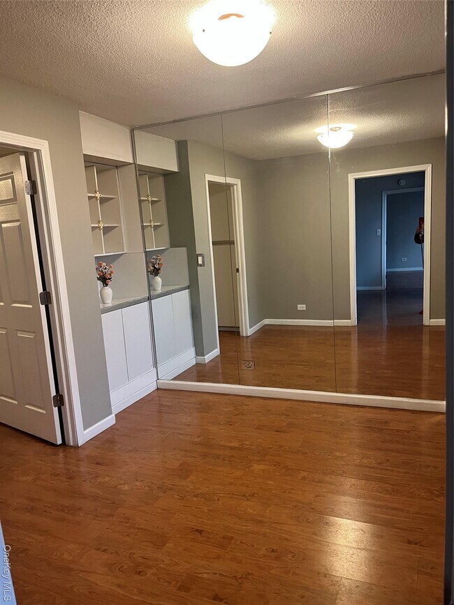 Photo - 2 Bay Club Dr Unit 8V