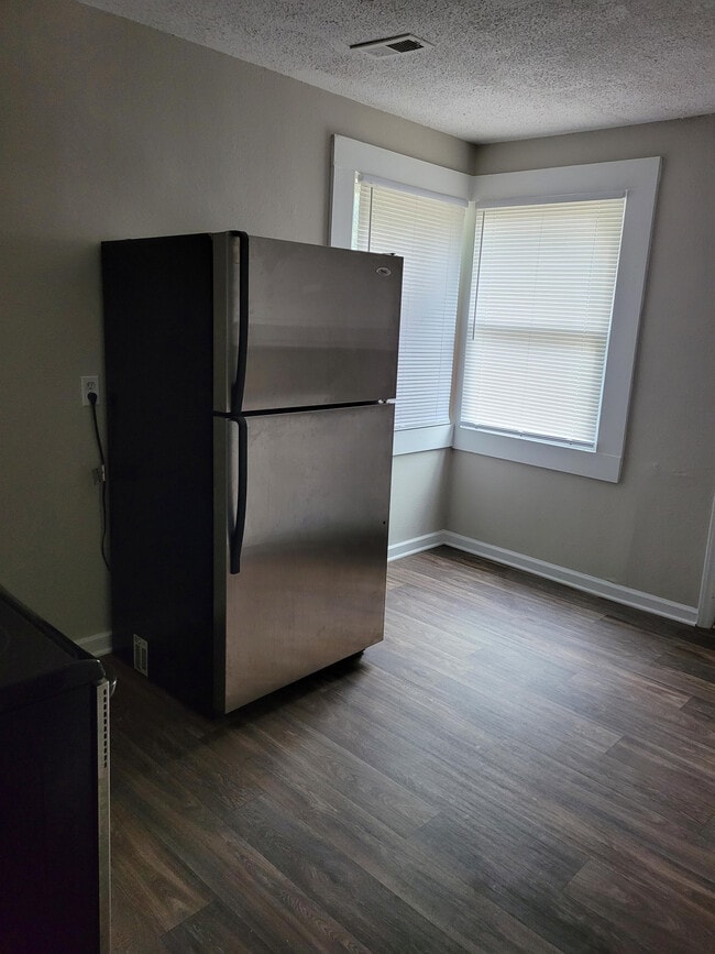 Photo - 332 S Bull St