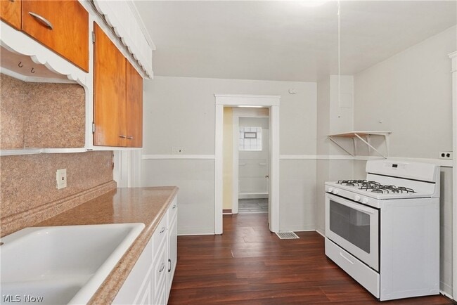 515 E 143rd St Unidad Downstairs