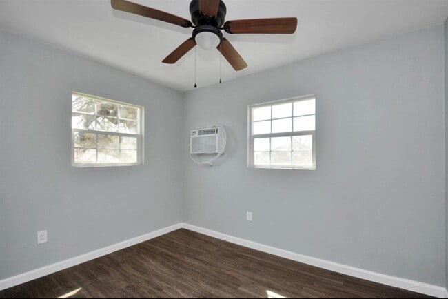 Photo - 7919 Brays St