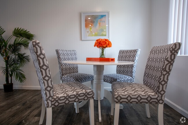2BR, 1BA