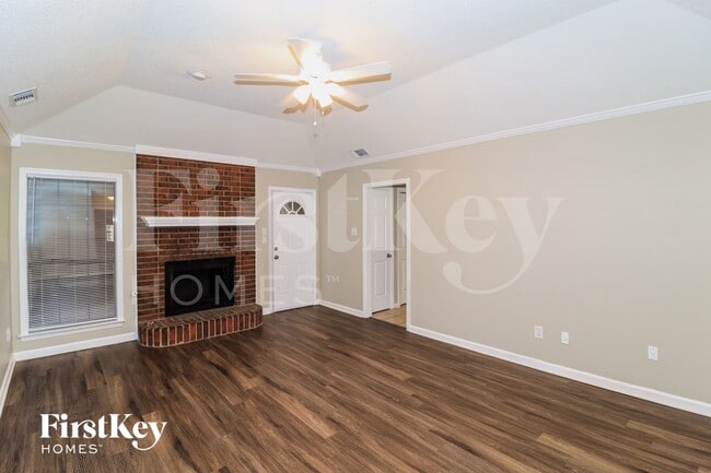 2515 Laurelcrest Dr