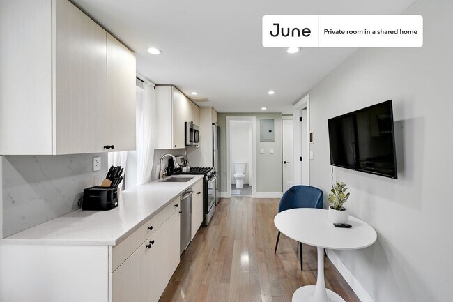 Room in Shared 3 bed/1 bath home in East Village