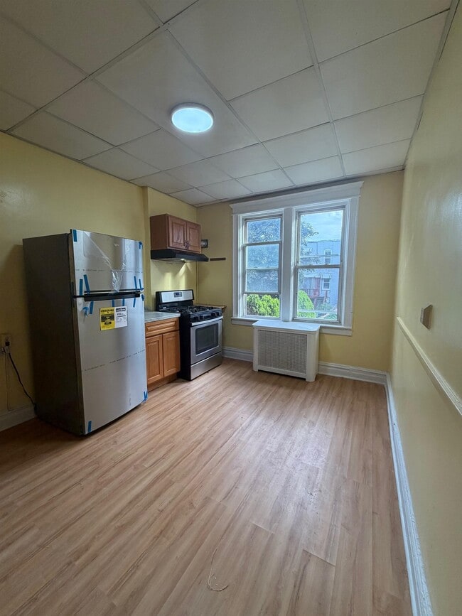 Photo - 141 67th St Unit 1