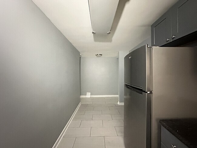 Photo - 6725 N California Ave Unit SG