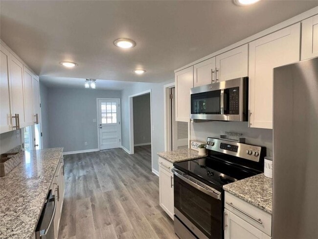 Photo - 6 Westlyn Dr