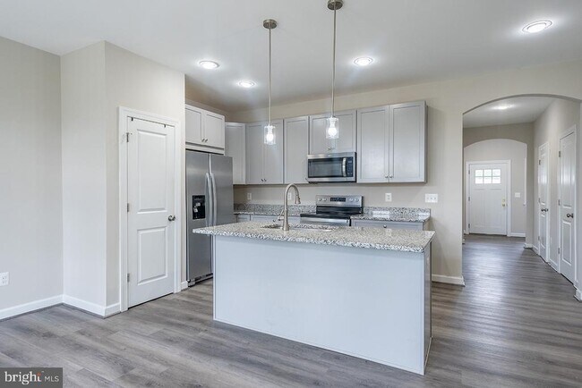 Photo - 102 Coralyrose Ct