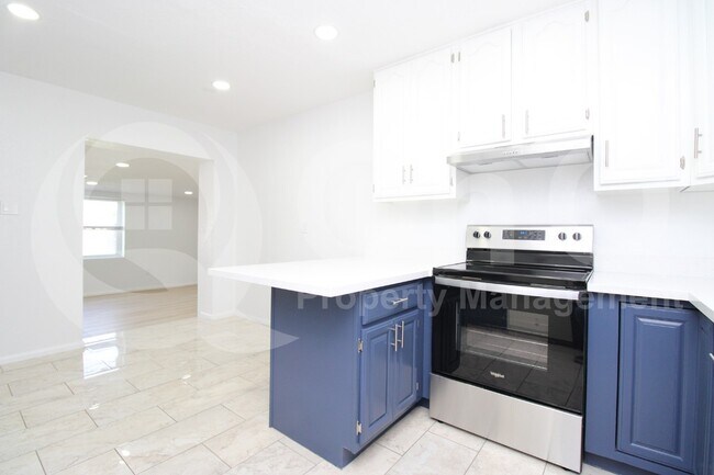 Photo - 8602 E Sheridan St