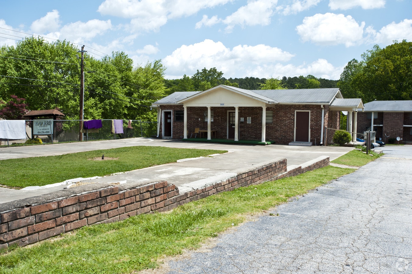 Photo - Navarro Apartments