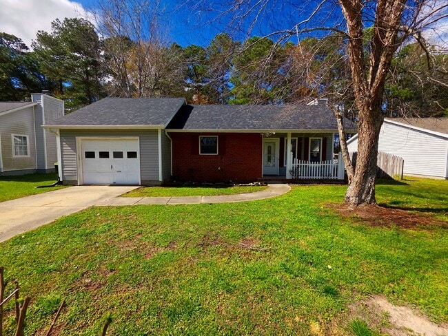 Building Photo - 3 Br 2 BA in Spring Villa