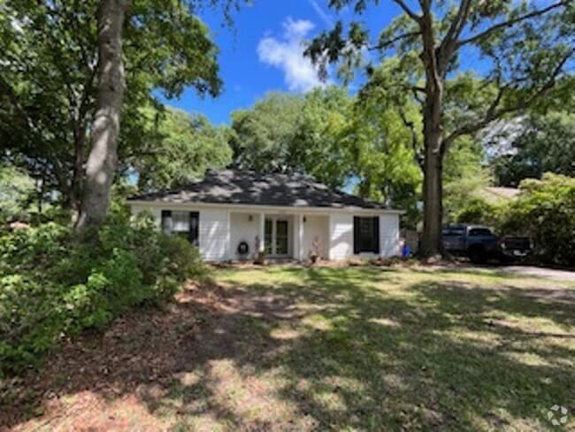 Building Photo - Fantastic Home - James Island
