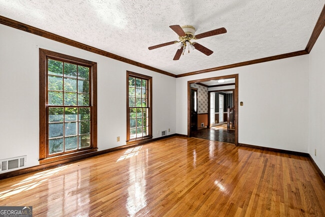 Photo - 965 Millbrook Ct