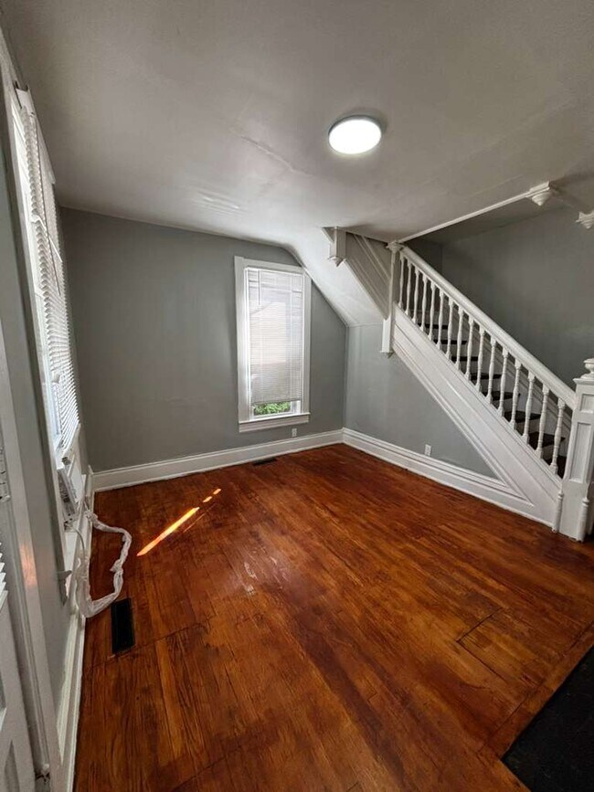 Photo - 371 N Mulberry St