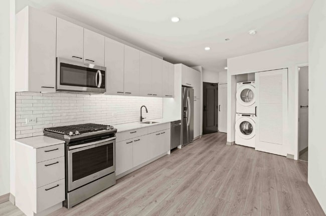 Photo - 2179 N Elston Ave