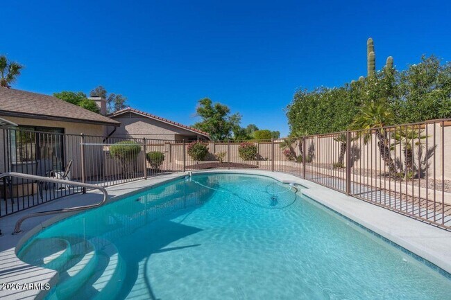 8742 E San Daniel Dr