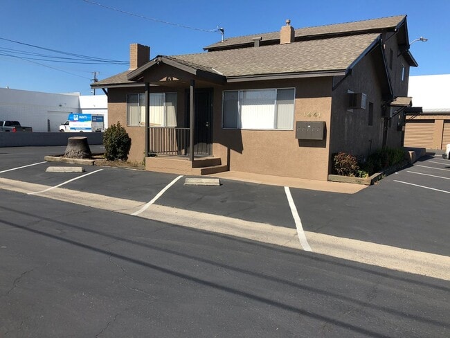 Building Photo - 1441 Coldwell Ave Unit #A