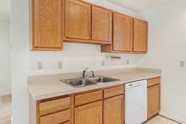 Photo - 119 Waterbury Ct