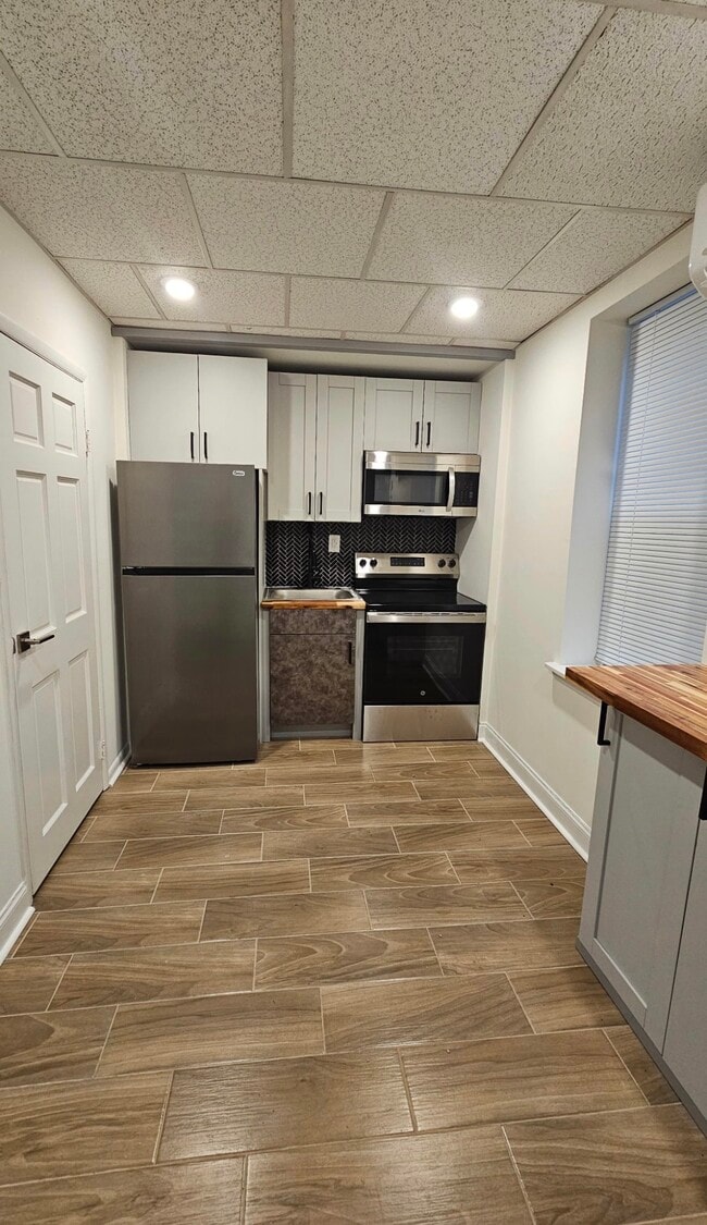 Photo - 4670 James St Unit 4670 James st  3