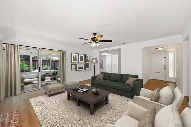 1904 Louis Dr