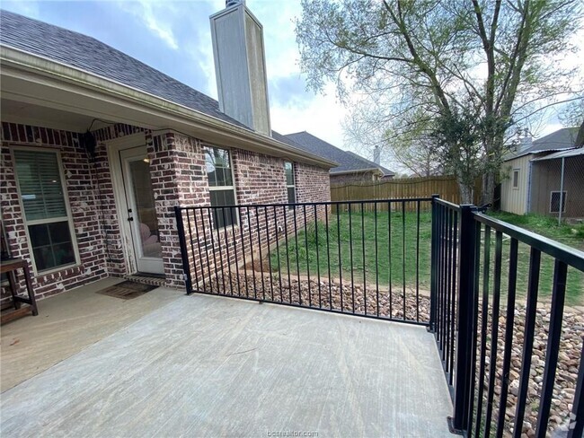 Building Photo - 1015 Dove Run Trail Rental