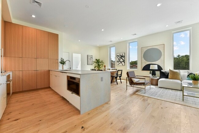 Building Photo - 80 Terrace St Unit 303