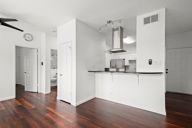 Photo - 2414 Longview St Unit 307
