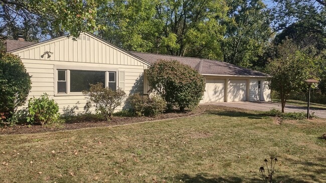 Building Photo - 3266 Ravenwood Ave