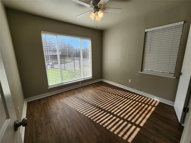 Photo - 2708 St Edwards Cir