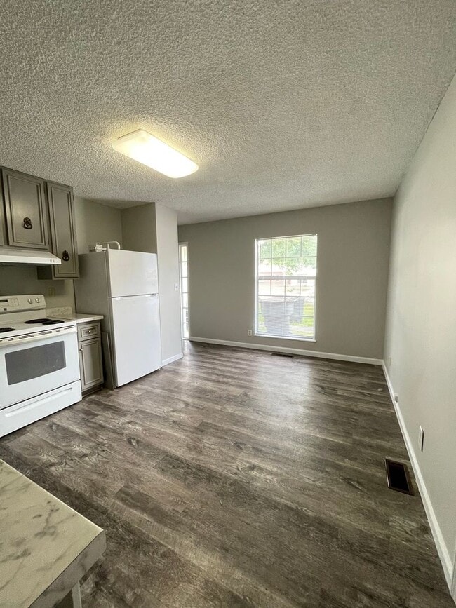 Photo - 4-Bedroom Home on the South Side - Available In May