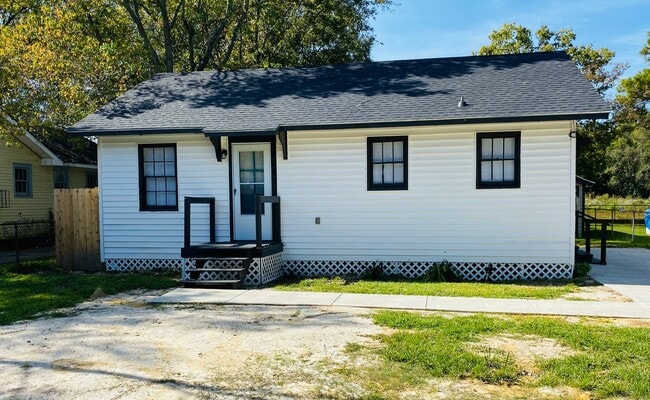 Photo - 4007 Lynn St