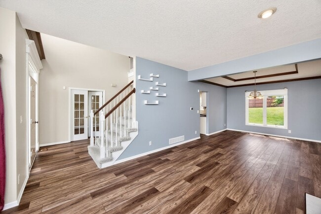 Photo - SPACIOUS LIVING!!  4 Bedrooms, 2.5 Bathrooms Home in Des Moines!