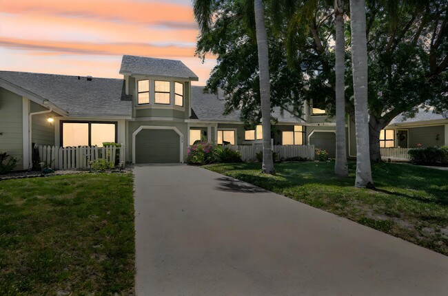 Building Photo - 1550 SE Dewberry Ct Rental