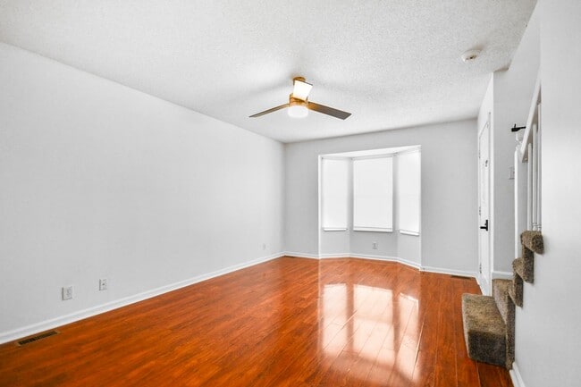 Photo - Pet Friendly Three Bedroom!