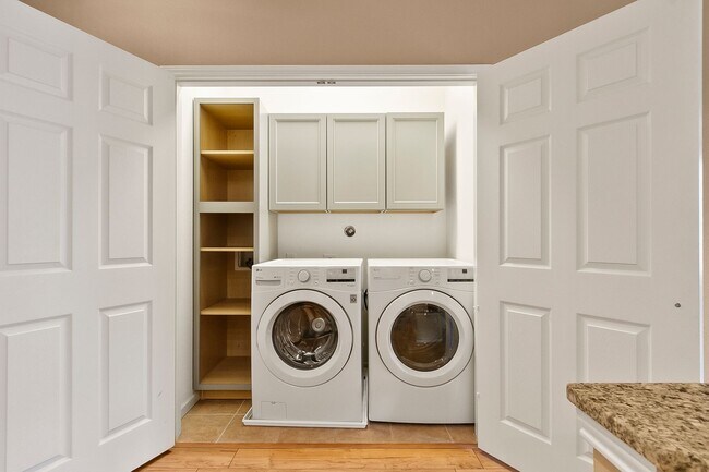 Photo - Midtown Village 3 Bed 3 Bath Condo!