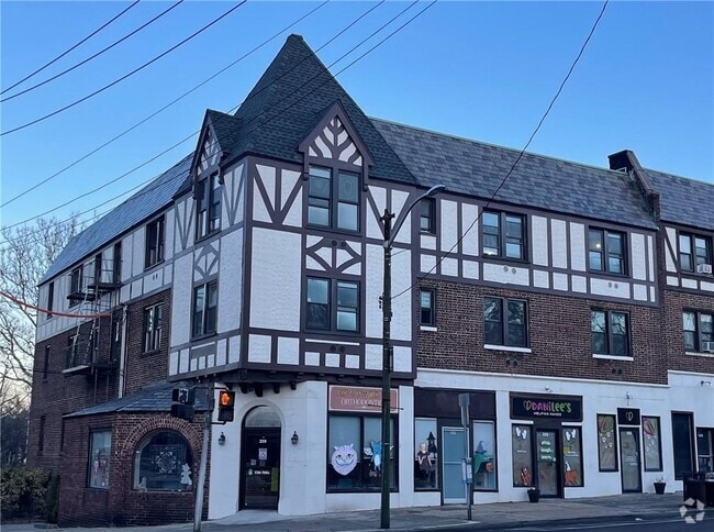 Building Photo - 651 West St Unit 3A Rental