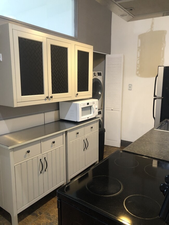 Photo - 1914 Fairmount Ave