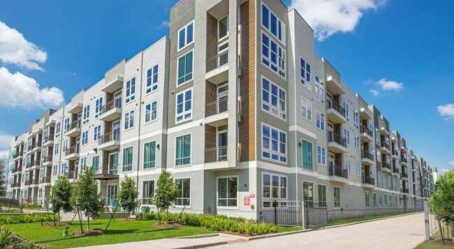 Building Photo - 9330 Main St Unit 124 Rental