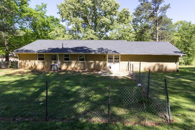 Photo - COMING SOON - 3 Bedroom 2 Bathroom Open Floorplan