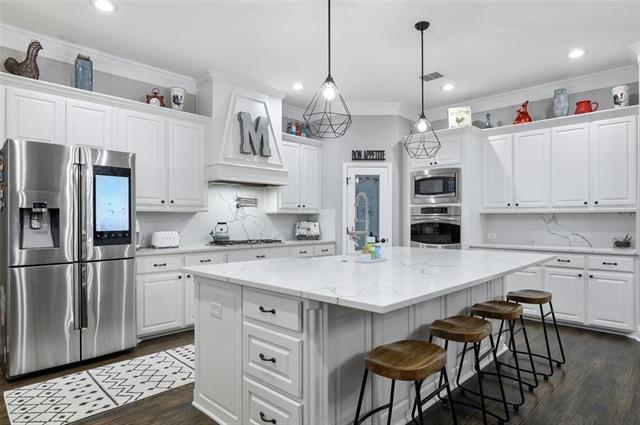 Photo - 2533 Windsor Castle Way