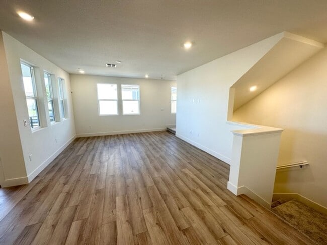 Photo - Boulevards End Unit Townhouse, 3 Bed / 2.5...
