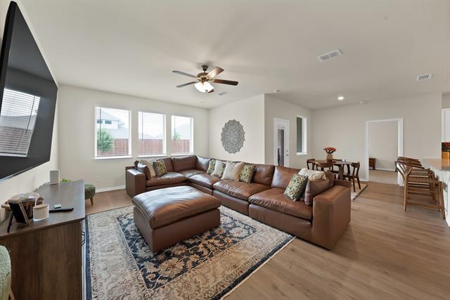 Building Photo - 9720 Lariat Dr