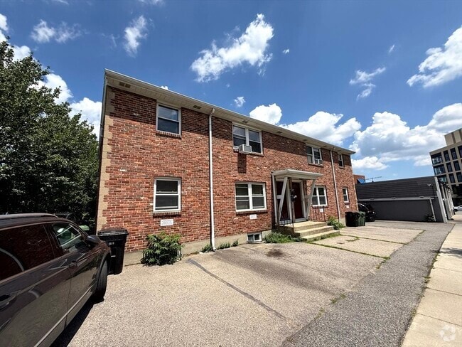 Building Photo - 17 Aldrich Rd Rental